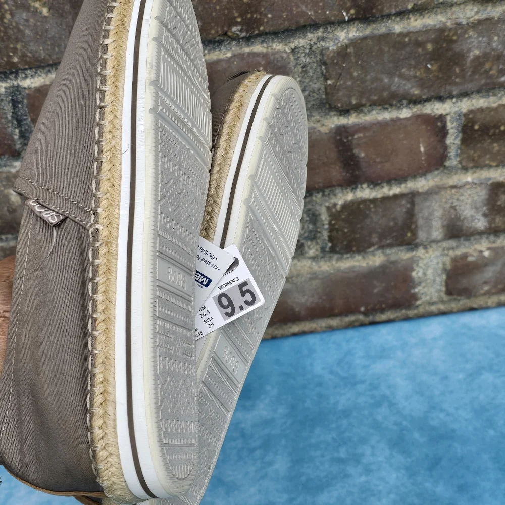 Bobs Skechers Memory Foam Slip On Espadrilles Sz 9.5